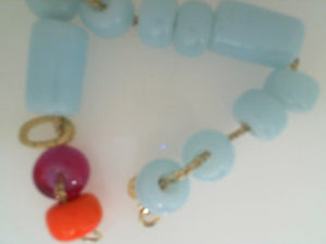 Robinson pelham 9 ct yellow gold Sky Blue Arcadia bead bracelet with g