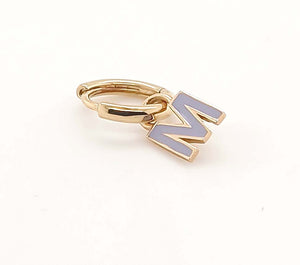 ALISON LOU - 14k yellow gold, violet M enamel huggie earring